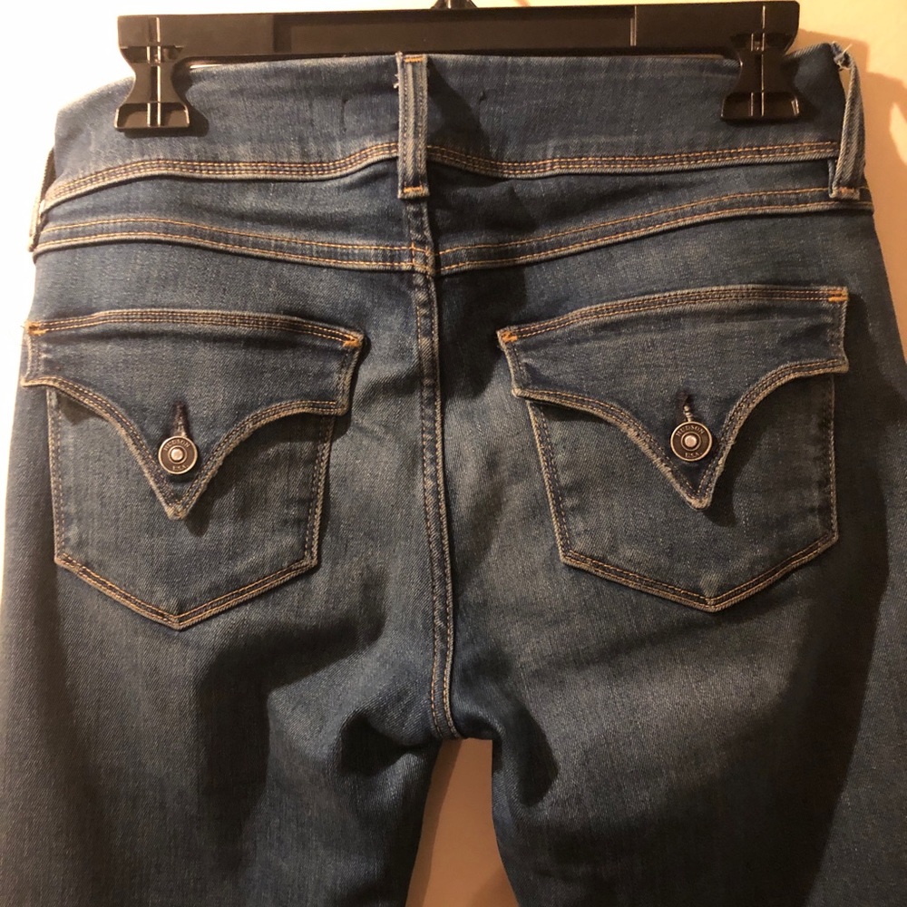 HUDSON JEANS. Beth Mid-Rise Baby Bootcut. Size 27